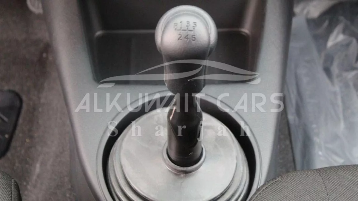 Toyota Hilux GL Basic 2.4D MT - MY2025-14-0