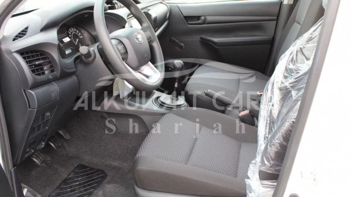 Toyota Hilux GL Basic 2.4D MT - MY2025-6-0