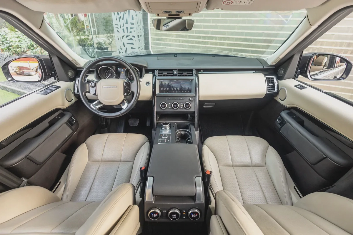 Land Rover Discovery 2019-18-18