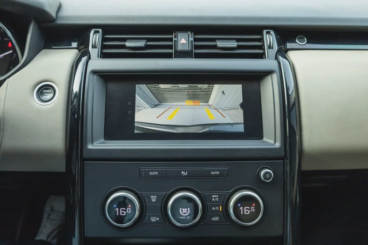 Land Rover Discovery 2019-10-10