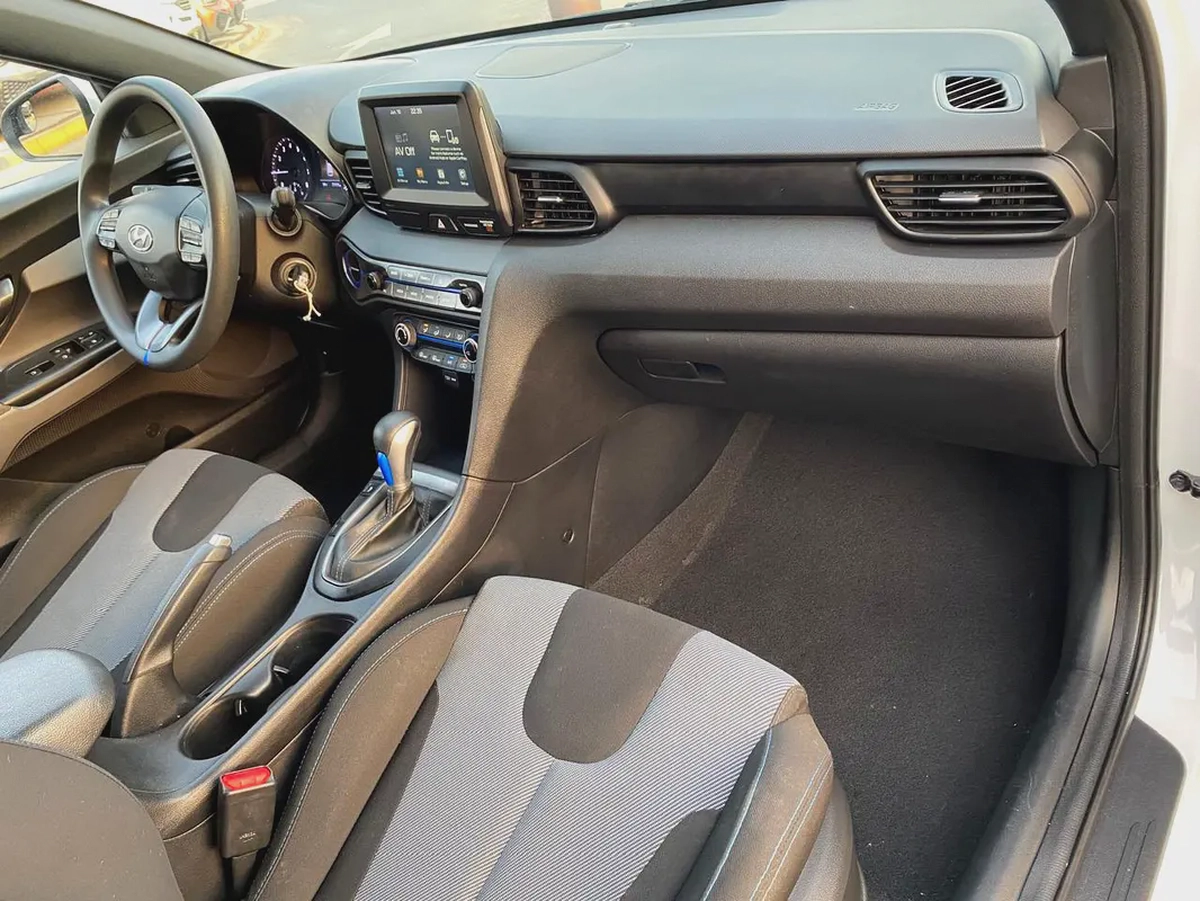 2019 Hyundai Veloster GLS - American Specs-6-6