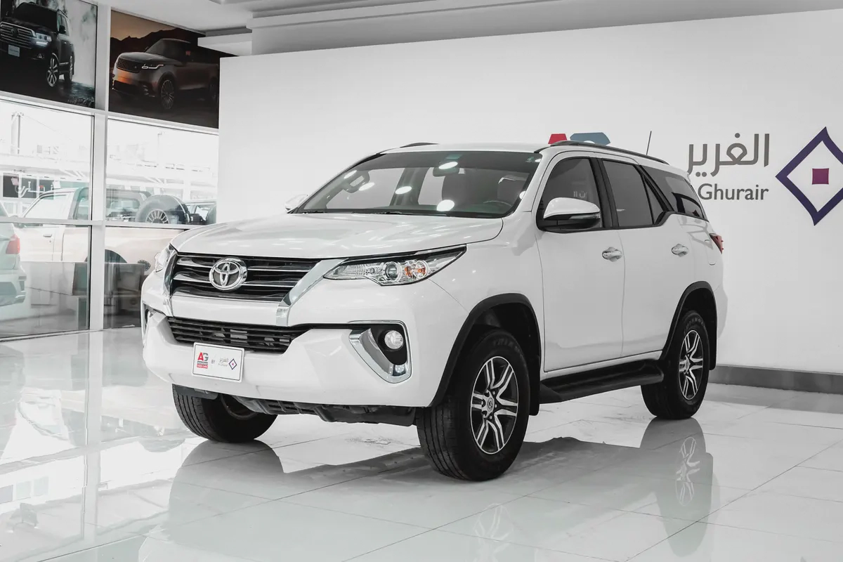 1 YR / 20,000 KM WARRANTY | 4.0 GXR | 6 CYLINDER | AED 1800 PM
