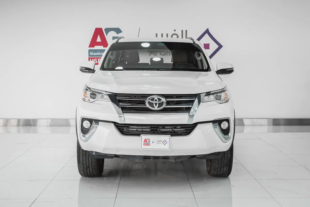 1 YR / 20,000 KM WARRANTY | 4.0 GXR | 6 CYLINDER | AED 1800 PM
