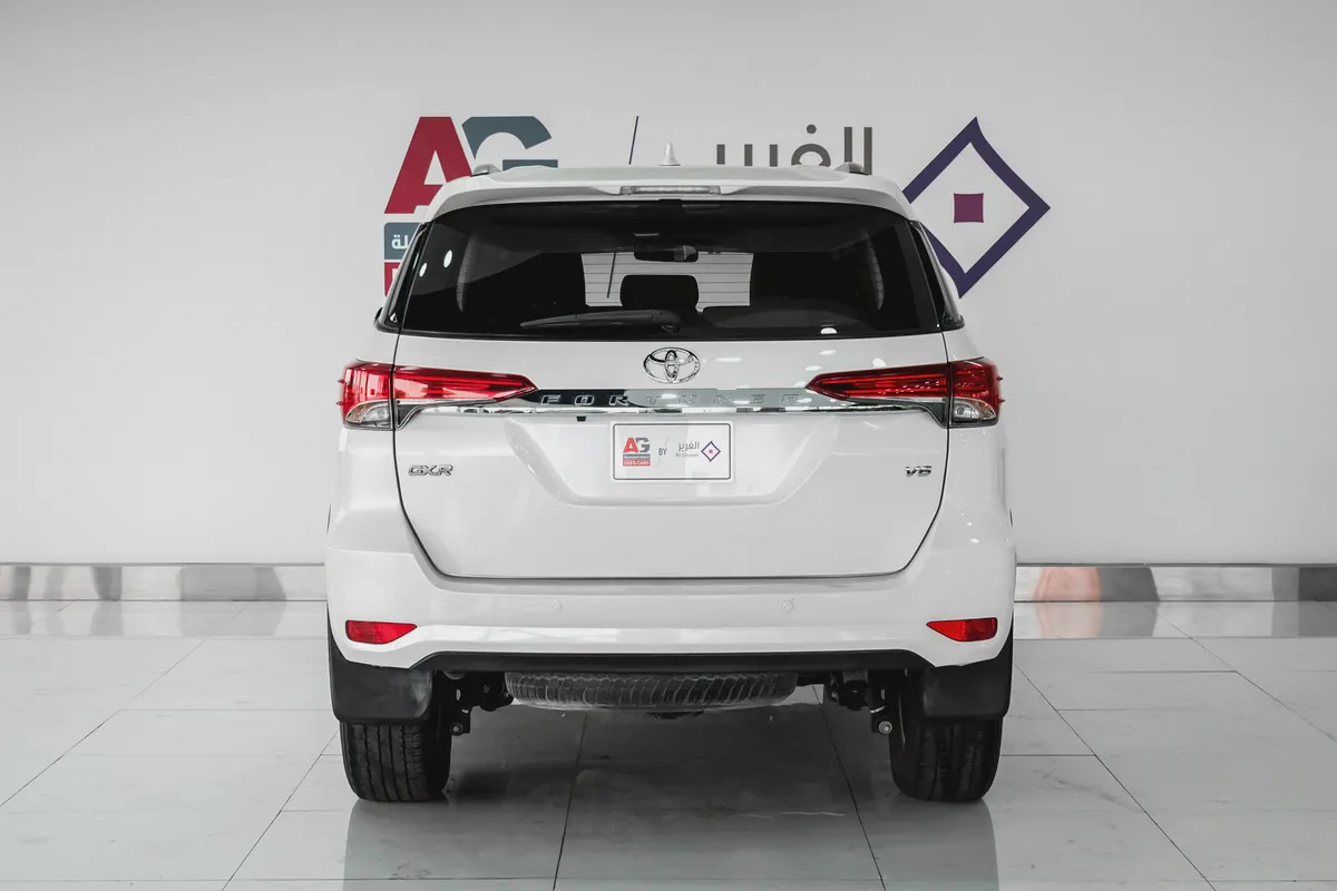 1 YR / 20,000 KM WARRANTY | 4.0 GXR | 6 CYLINDER | AED 1800 PM