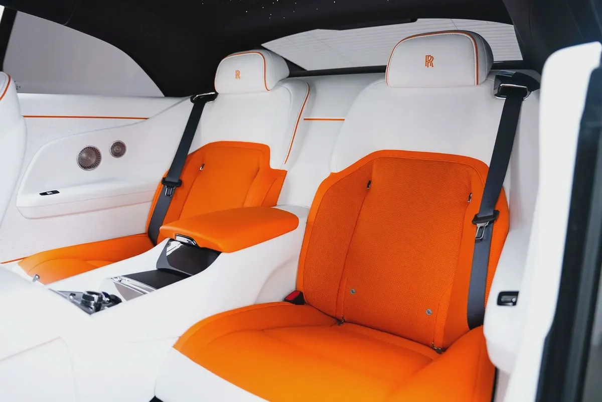 2024 ROLLS-ROYCE SPECTRE MANSORY KIT WITH WARRANTY AND SERVICE CONTRACT| U226383-17-17