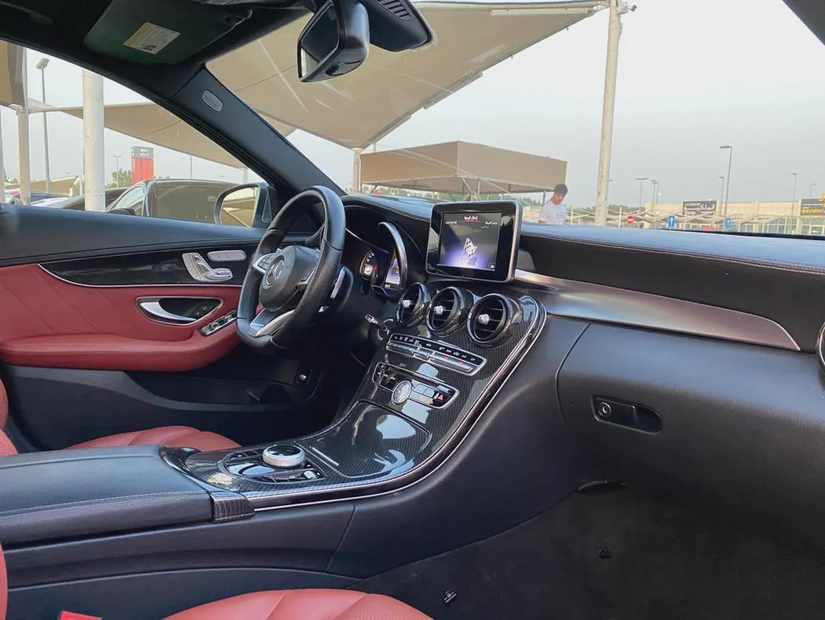 (2017) MERCEDES// C300 //AMERICAN//LOW MILLAGE//EXCELLENT CONDITION//-10-10