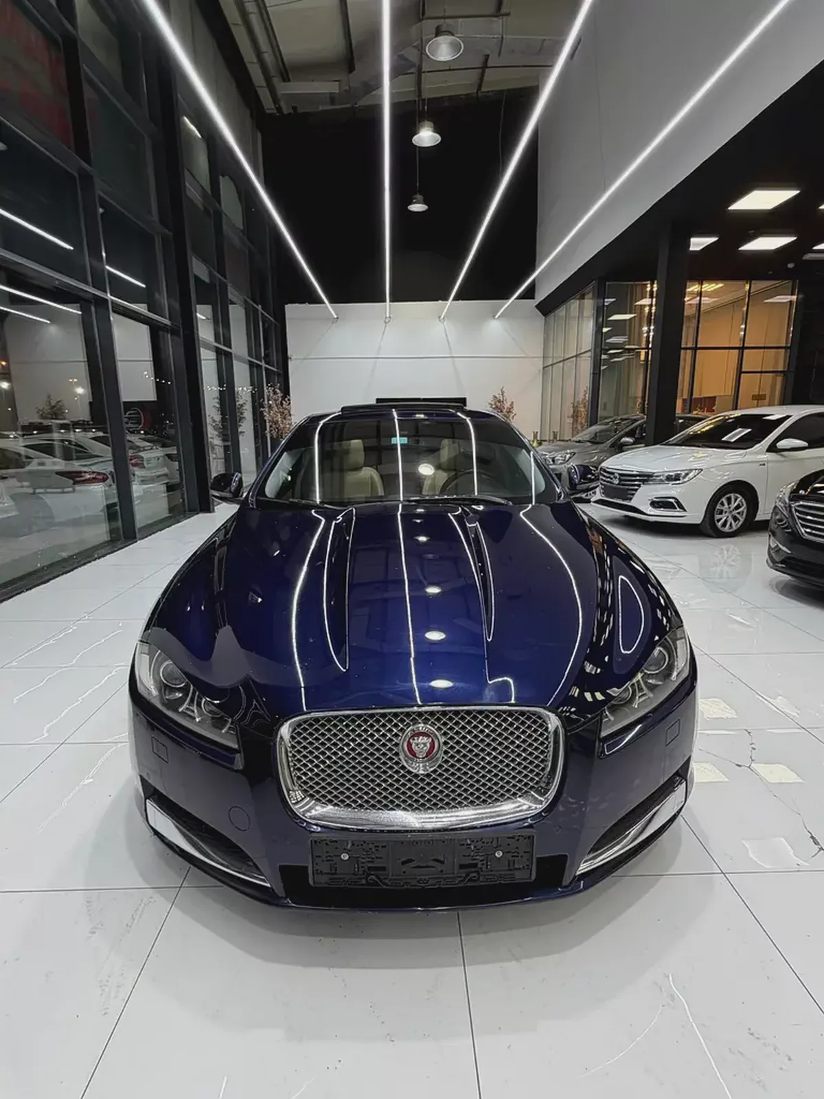 Jaguar XF Premium Luxury 2015 | GCC Specs | Pristine Condition