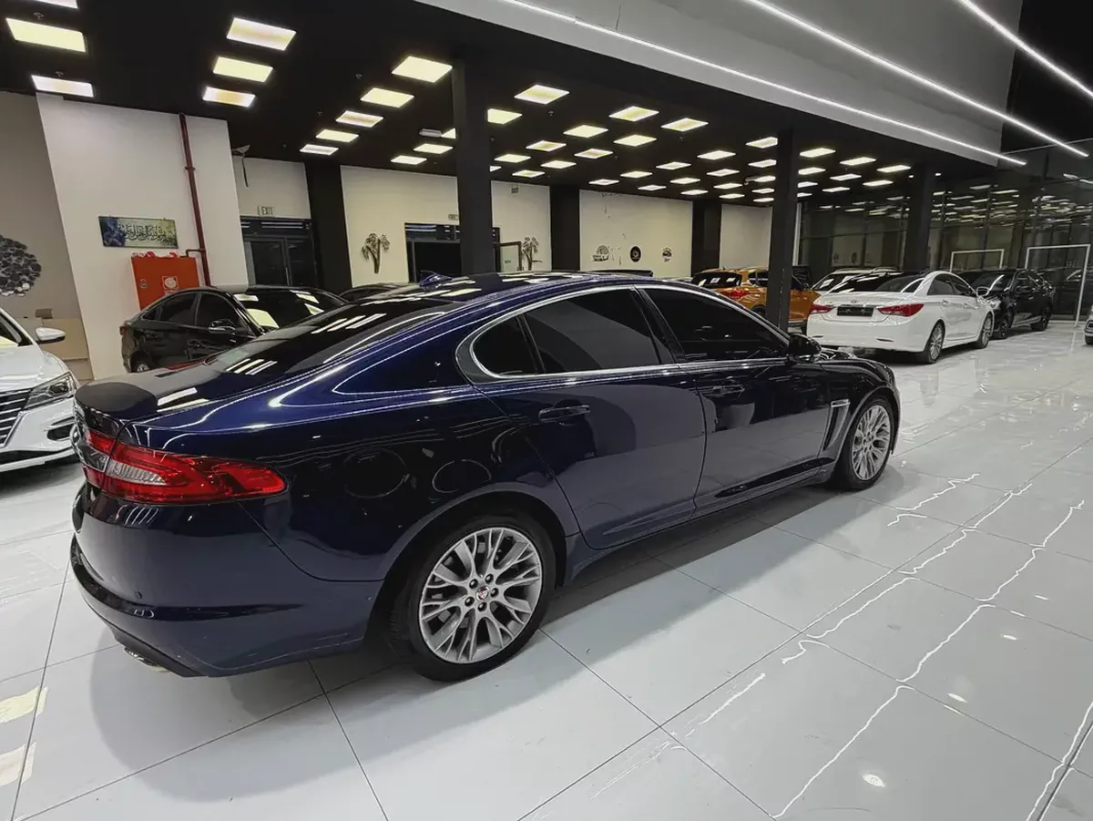 Jaguar XF Premium Luxury 2015 | GCC Specs | Pristine Condition-3-3