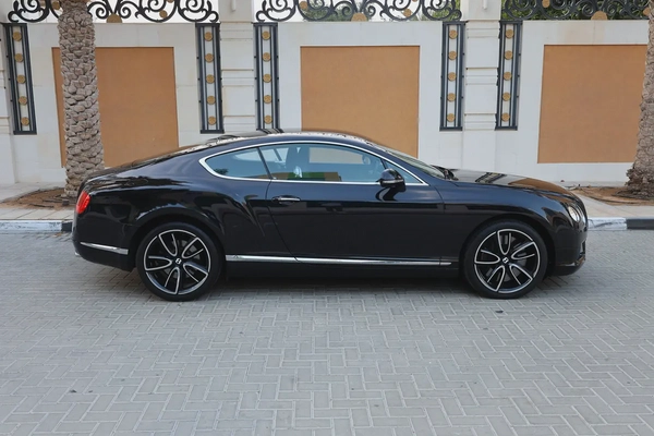 BENTLEY CONTINENTAL GT-113000km-2013-GCC SPECS-FULL SERVICE HISTORY-EXCELLENT CONDITION