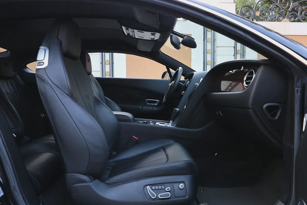 BENTLEY CONTINENTAL GT-113000km-2013-GCC SPECS-FULL SERVICE HISTORY-EXCELLENT CONDITION