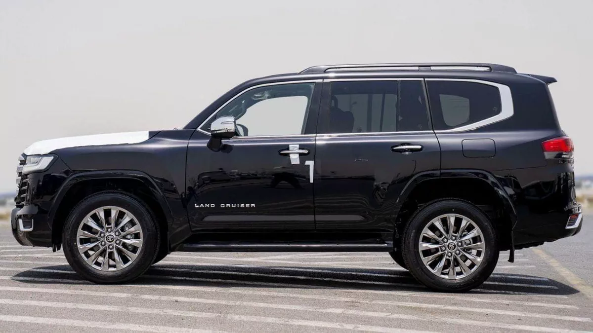 Toyota Land Cruiser VXR LC300 VXR 3.5L PETROL TWIN TURPO MY2025-12-0