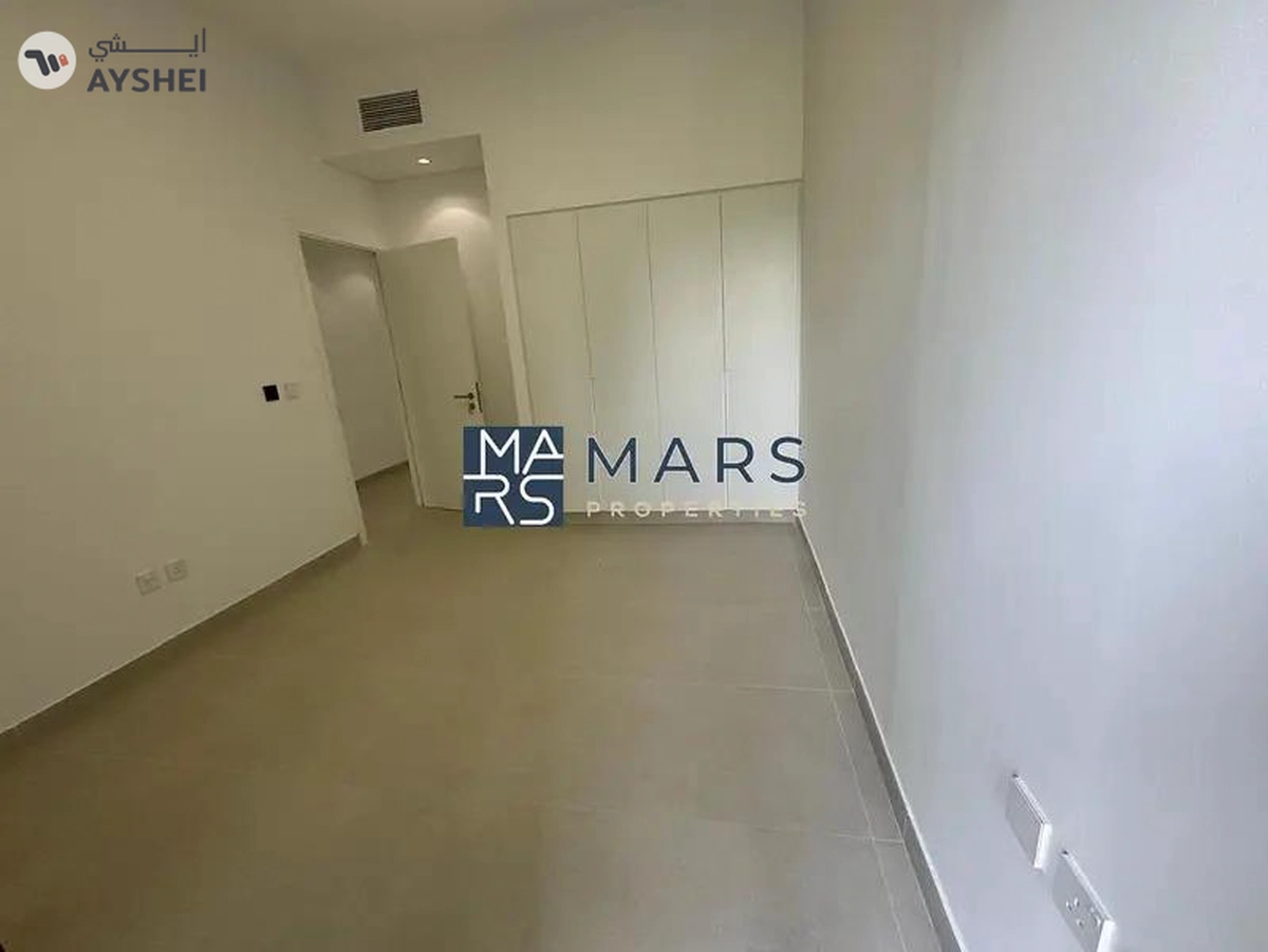 Elegant Lavish 3BR Villa in Massar 145k-3-3