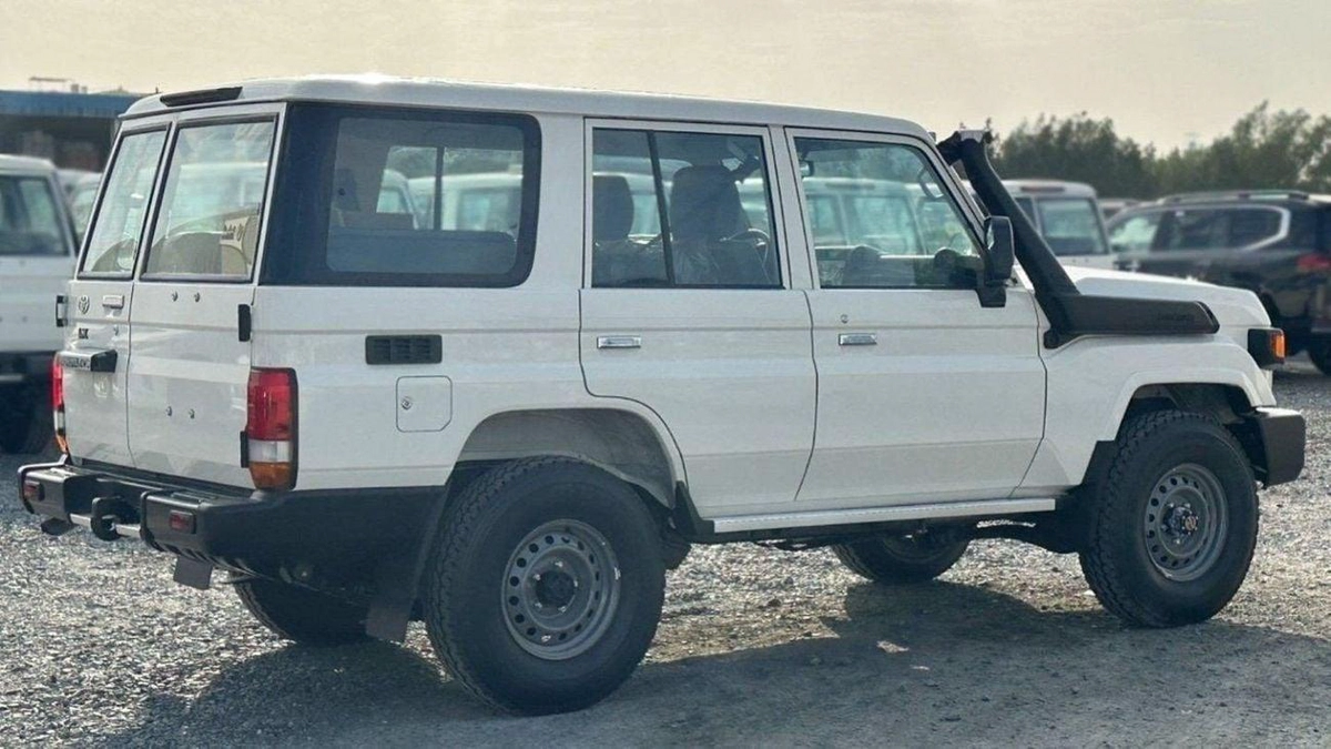 Toyota Land Cruiser 70 LC76 LX LX TOYOTA LAND CRUISER LC76 4.2D MT MY2025 – WHITE-4-0
