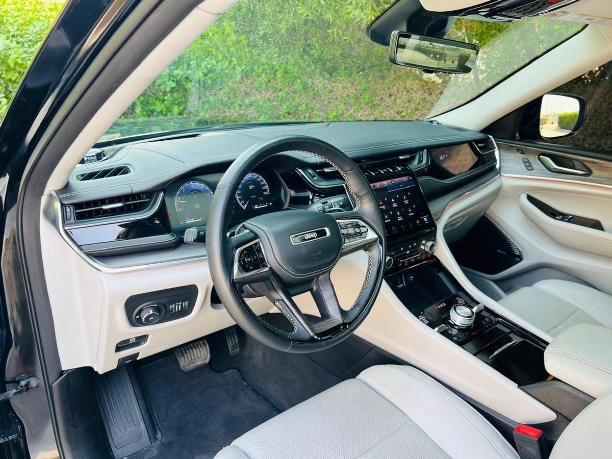 Jeep Grand Cherokee Overland 3.6L-3-3