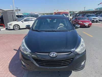 Hyundai tucson 2015 balck color GCC calen car-1