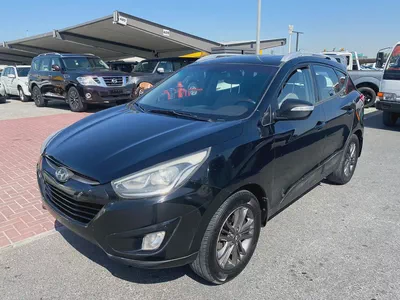 Hyundai tucson 2015 balck color GCC calen car-4