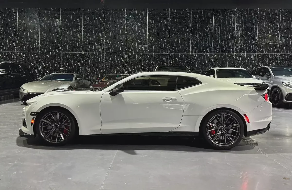 2023 Chevrolet Camaro ZL1 | 6.2L V8 | GCC | Low Mileage | Well Maintained-5-5