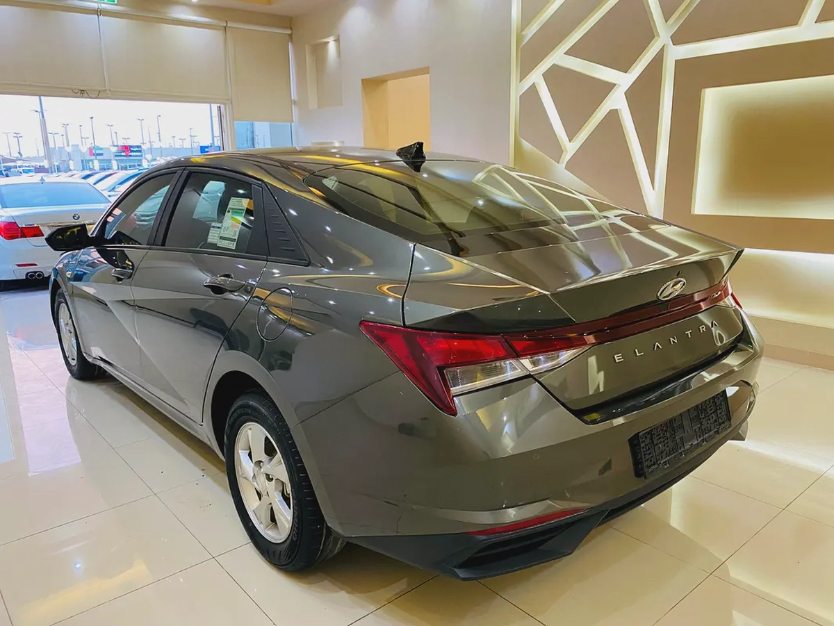 2023 Hyundai Elantra GLS GCC Specs - Excellent Condition-12-12