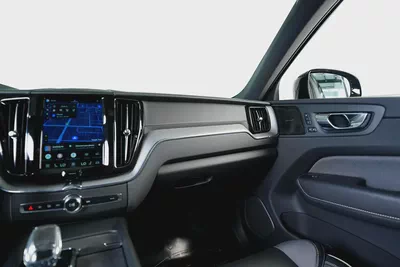 Volvo XC60 B5-Ultimate Dark-GCC-Al Futtaim Warranty And Service Contract- Mint Condition-10