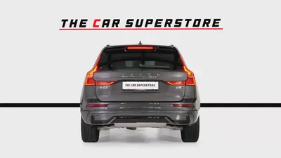 Volvo XC60 B5-Ultimate Dark-GCC-Al Futtaim Warranty And Service Contract- Mint Condition-6