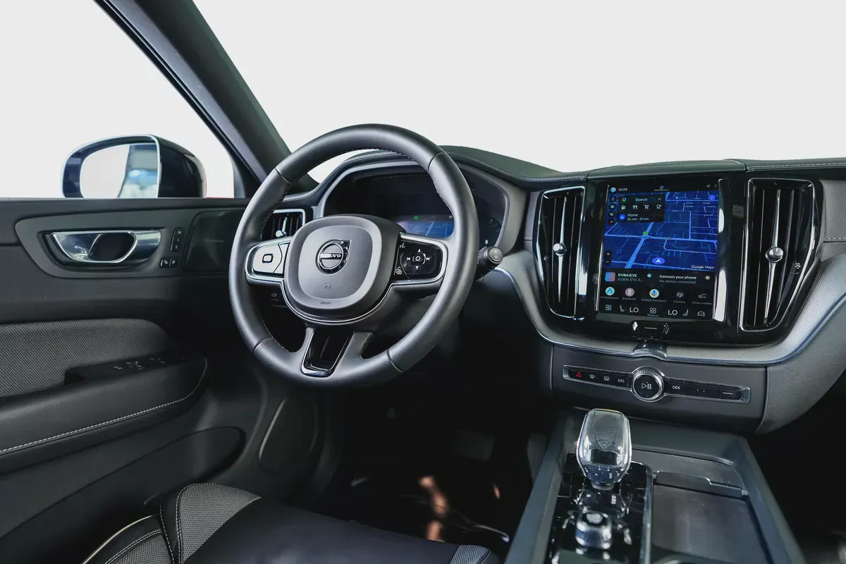 Volvo XC60 B5-Ultimate Dark-GCC-Al Futtaim Warranty And Service Contract- Mint Condition-11-11