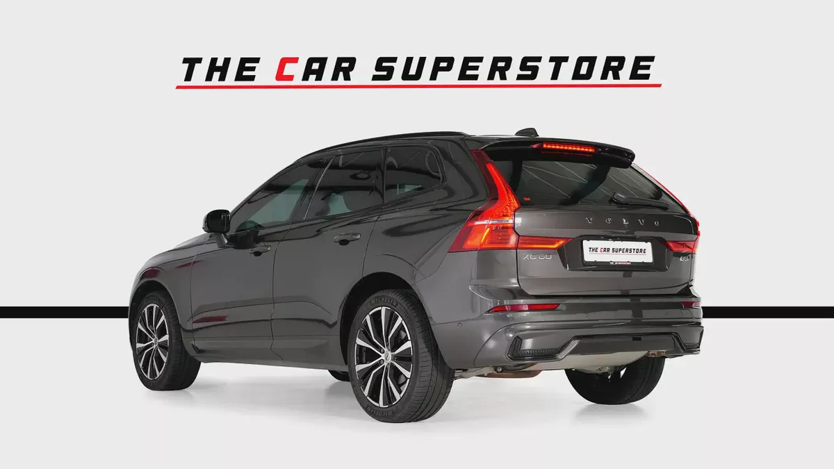 Volvo XC60 B5-Ultimate Dark-GCC-Al Futtaim Warranty And Service Contract- Mint Condition-5-5