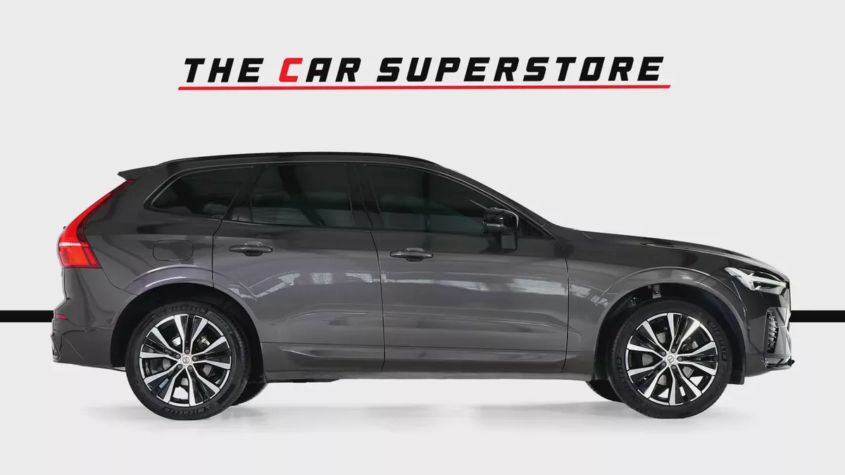 Volvo XC60 B5-Ultimate Dark-GCC-Al Futtaim Warranty And Service Contract- Mint Condition-8-8