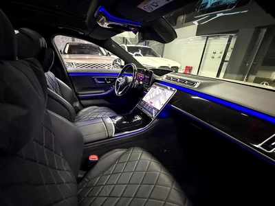 1 Owner | Original Paint | Full Mercedes Service History | GCC Specs | Low Kms-4