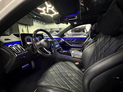 1 Owner | Original Paint | Full Mercedes Service History | GCC Specs | Low Kms-14
