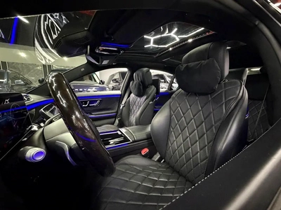 1 Owner | Original Paint | Full Mercedes Service History | GCC Specs | Low Kms-7