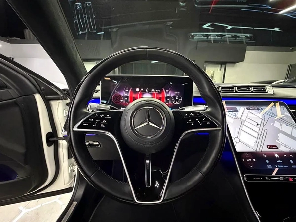1 Owner | Original Paint | Full Mercedes Service History | GCC Specs | Low Kms