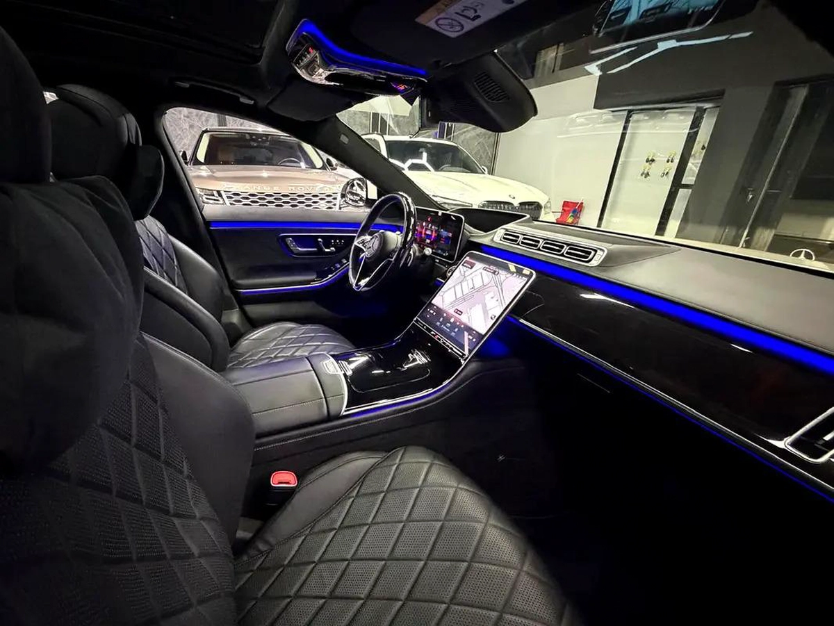1 Owner | Original Paint | Full Mercedes Service History | GCC Specs | Low Kms-4-4