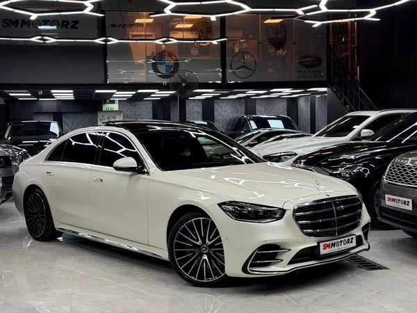 1 Owner | Original Paint | Full Mercedes Service History | GCC Specs | Low Kms