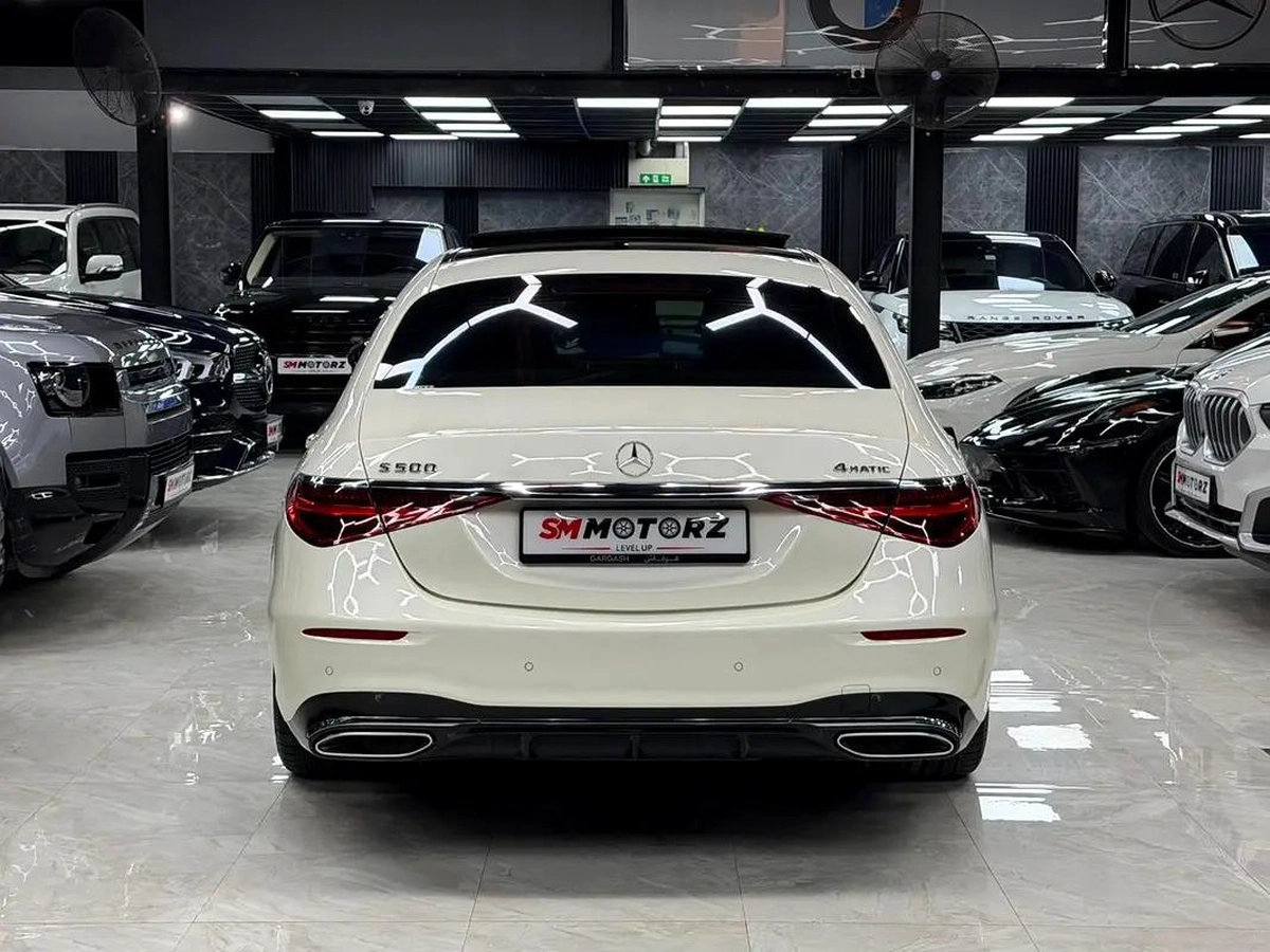 1 Owner | Original Paint | Full Mercedes Service History | GCC Specs | Low Kms-16-16