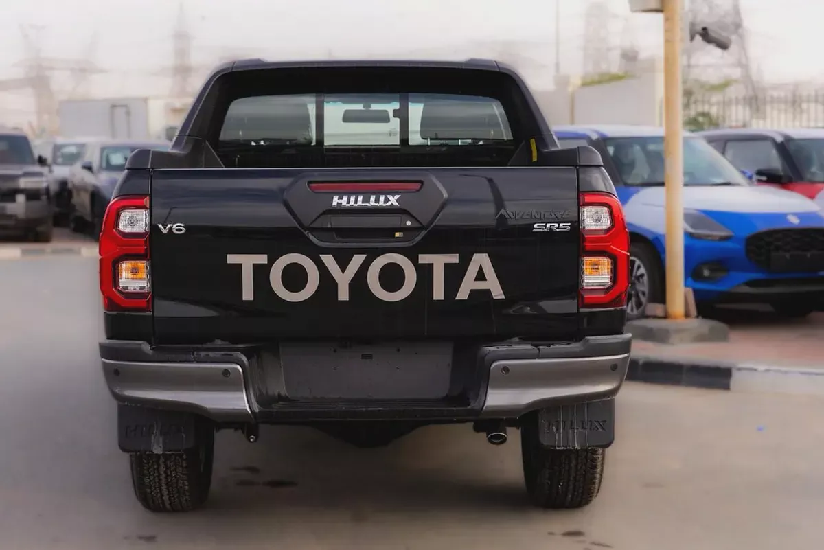 Toyota Hilux Adventure DSL 2.8 2026 - GCC Specs - Brand New!-3-3