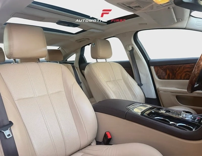2014 Jaguar XJ Luxury (LWB) | GCC Specs-9