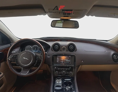 2014 Jaguar XJ Luxury (LWB) | GCC Specs-5