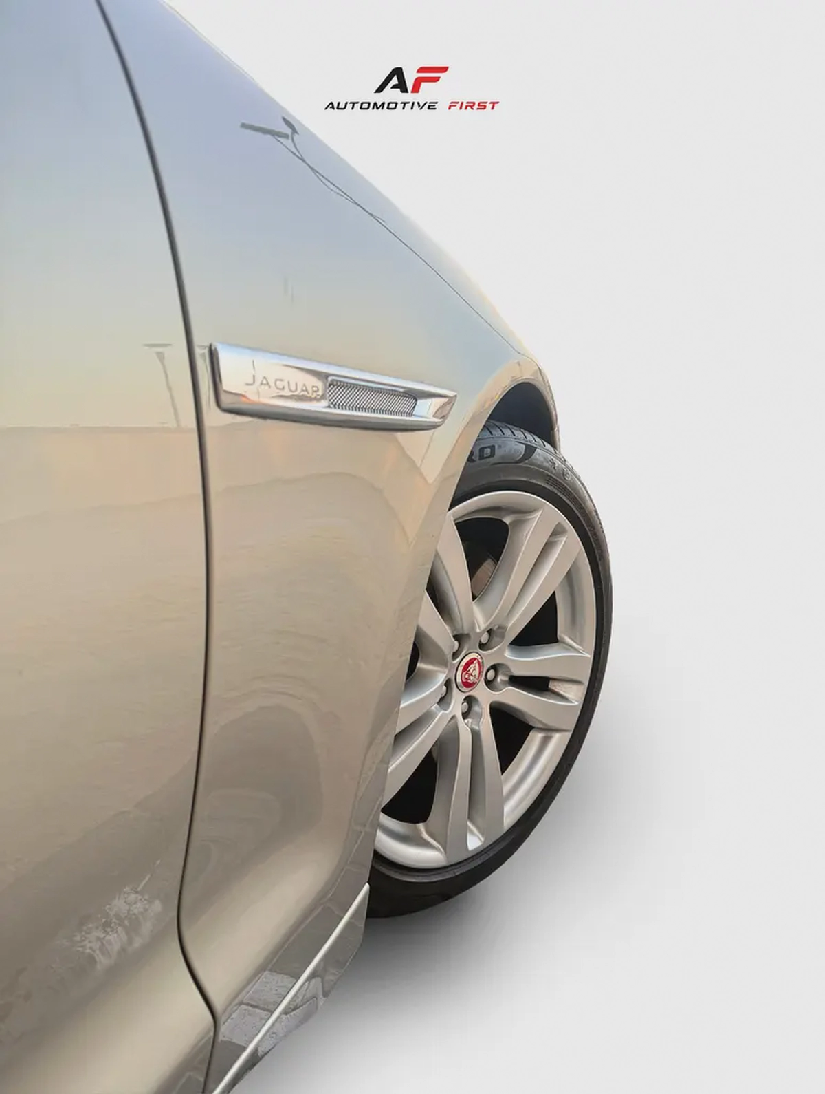 2014 Jaguar XJ Luxury (LWB) | GCC Specs