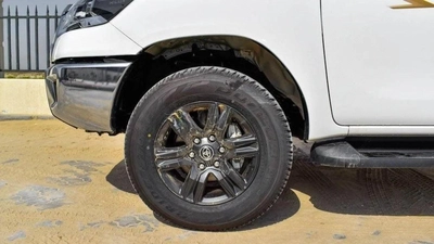 Toyota Hilux TOYOTA HILUX DC 2.7L 4X4 PETROL W/REAR CAMERA A/T MY24 2.7L Petrol 2024-20