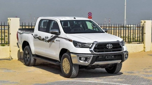 Toyota Hilux TOYOTA HILUX DC 2.7L 4X4 PETROL W/REAR CAMERA A/T MY24 2.7L Petrol 2024