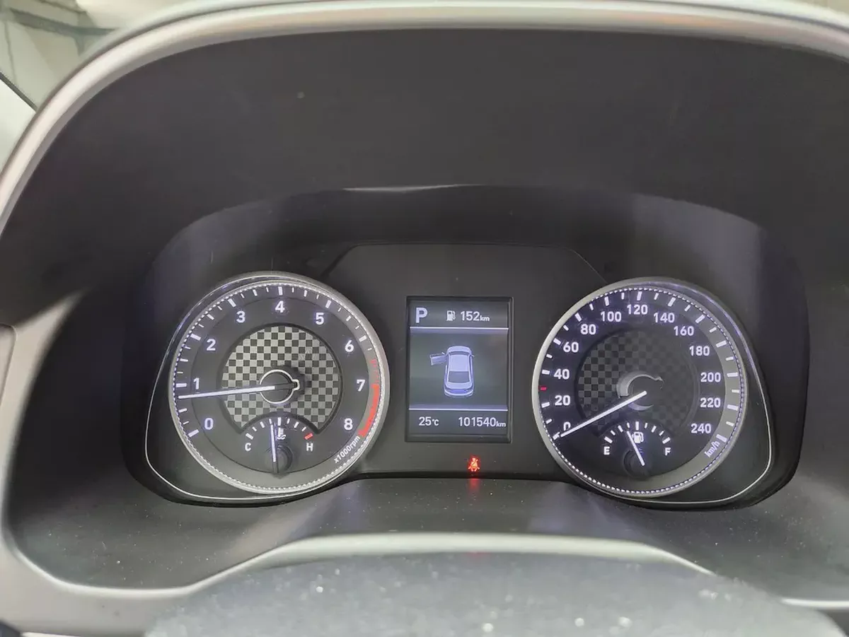 Hyundai Avante Smart 2019 - Korean Specs - Excellent Condition-10-10