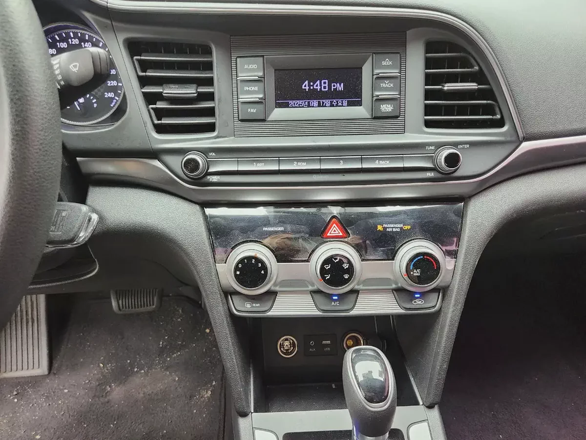Hyundai Avante Smart 2019 - Korean Specs - Excellent Condition-15-15