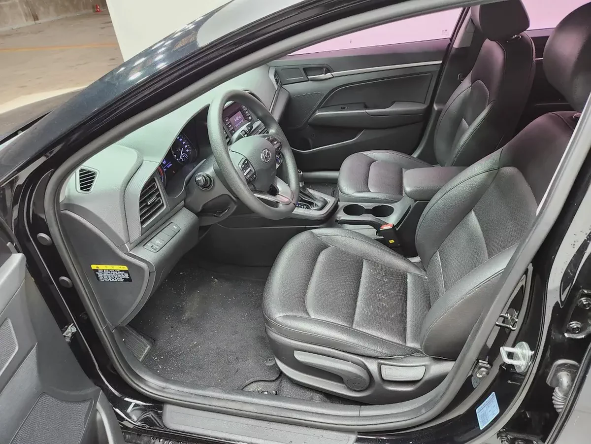 Hyundai Avante Smart 2019 - Korean Specs - Excellent Condition-19-19