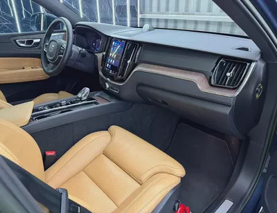 VOLVO XC60 B5 AWD | GCC | Original paint | Low Mileage | All Futtaim Warranty 2028-10