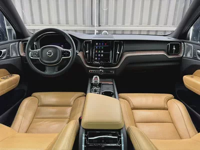 VOLVO XC60 B5 AWD | GCC | Original paint | Low Mileage | All Futtaim Warranty 2028-17