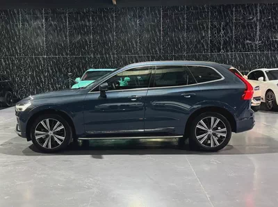 VOLVO XC60 B5 AWD | GCC | Original paint | Low Mileage | All Futtaim Warranty 2028-4