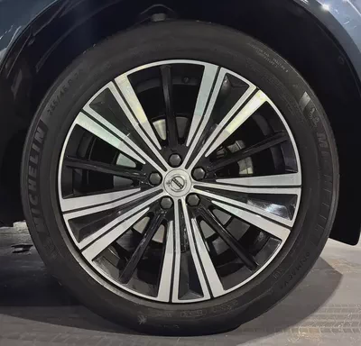 VOLVO XC60 B5 AWD | GCC | Original paint | Low Mileage | All Futtaim Warranty 2028-8