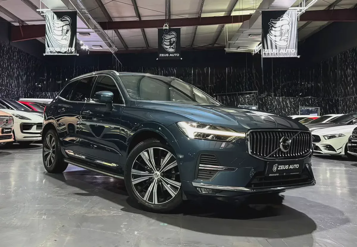 VOLVO XC60 B5 AWD | GCC | Original paint | Low Mileage | All Futtaim Warranty 2028-2-2