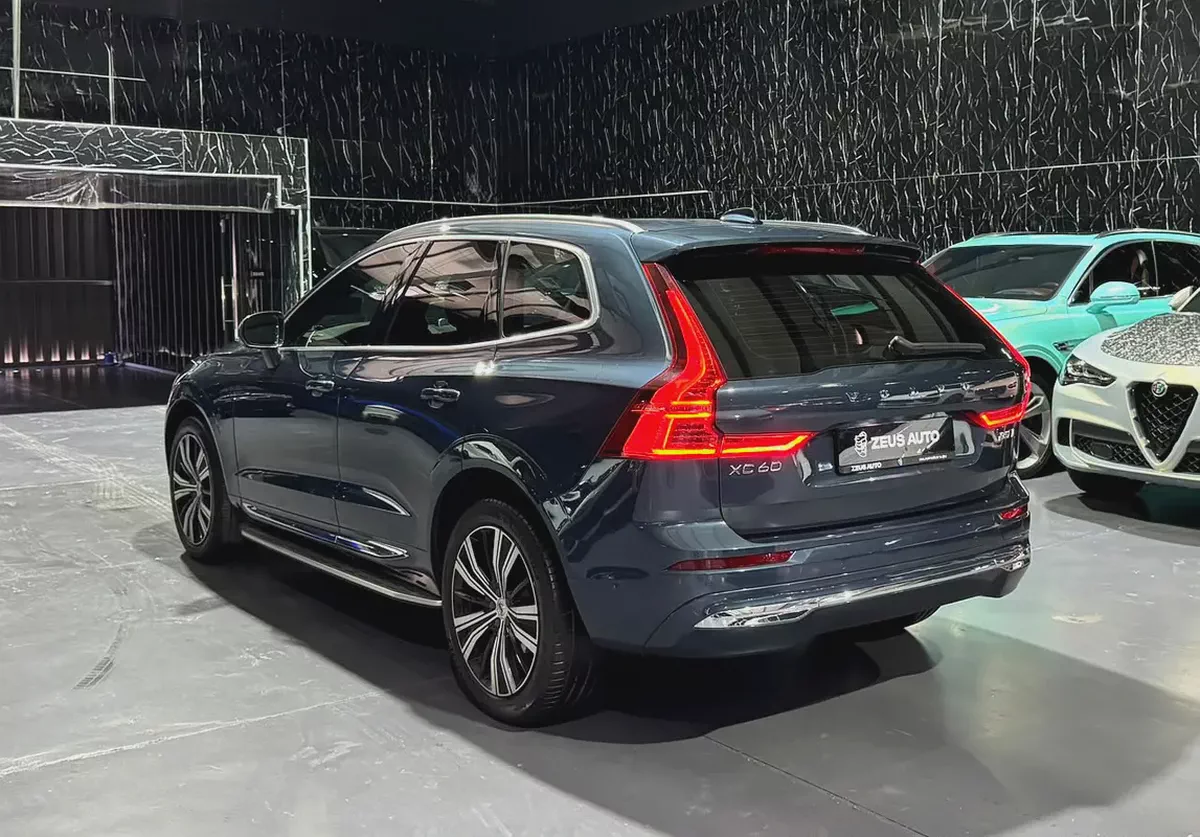 VOLVO XC60 B5 AWD | GCC | Original paint | Low Mileage | All Futtaim Warranty 2028-5-5