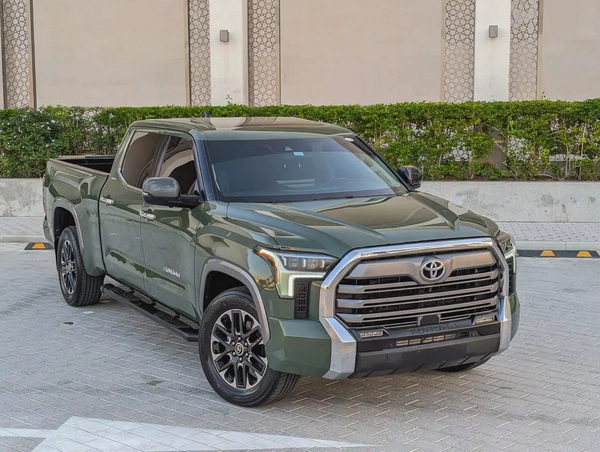 2022 TOYOTA TUNDRA CREWMAX LIMITED EDITION 4X4 PANORAMIC ROOF IN EXCELLENT CONDITION